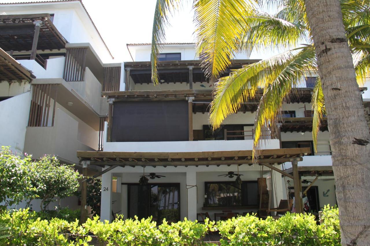 24c Cabos Villa Monterrico